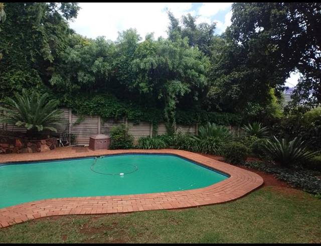 9 BEDROOM HOUSE FOR SALE IN MUCKLENEUK